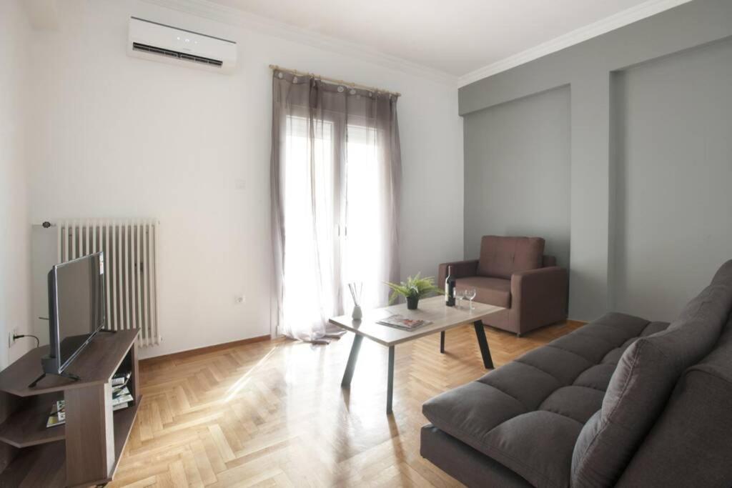Kolonos, A Renovated Apartment Athens Ngoại thất bức ảnh